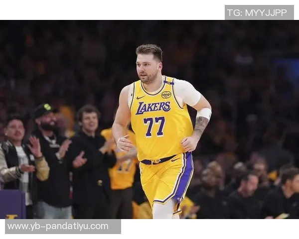 东契奇回应詹姆斯缺席影响称自己并不觉得负担加重 东契奇回应詹姆斯缺席影响称自己并不觉得负担加重